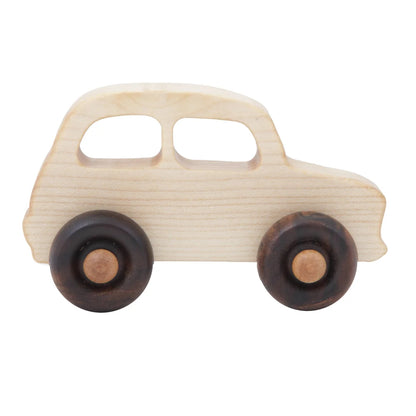 Kleines französisches Holzspielzeugauto Little French Car mit hellem Holz und dunklen Rädern