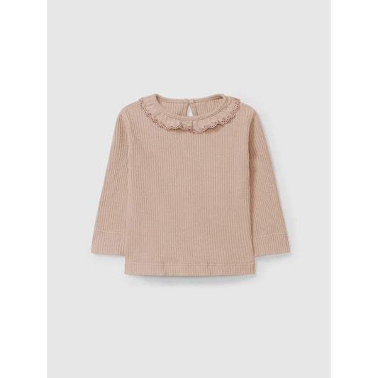 Langes, langärmliges Ripp-T-Shirt in Hellbraun mit Rüschkragen, Nude oder Sand