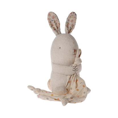 Plüschhase mit Blumenkleid und Babyhase, Teil der Lullaby Friends Kollektion