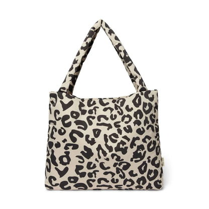 Studio Noos Mom Bag Puffy in Holy Cow mit Leopardenmuster
