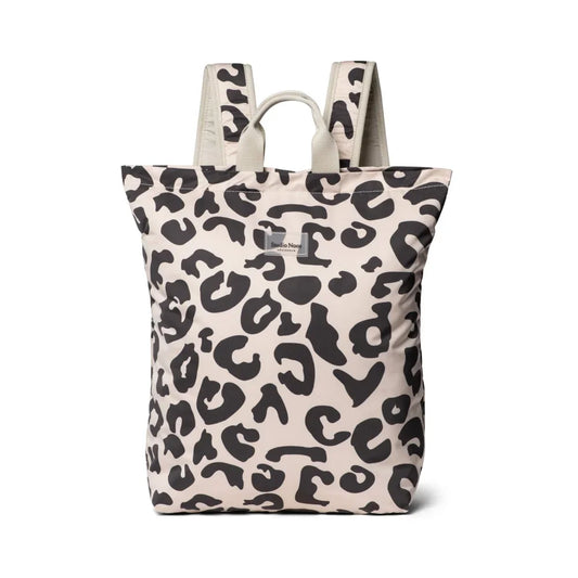Studio Noos Mom Rucksack Puffy in Holy Cow mit Leopardenmuster