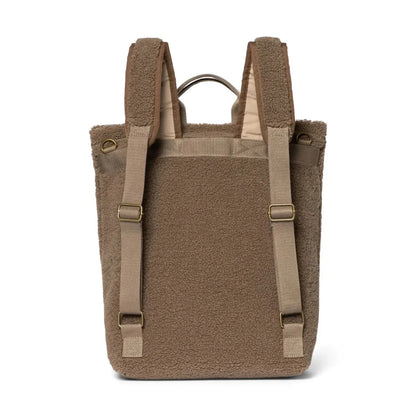 Helle braune Mom Rucksack Teddy mit verstellbaren Trägern und strukturierter Oberfläche