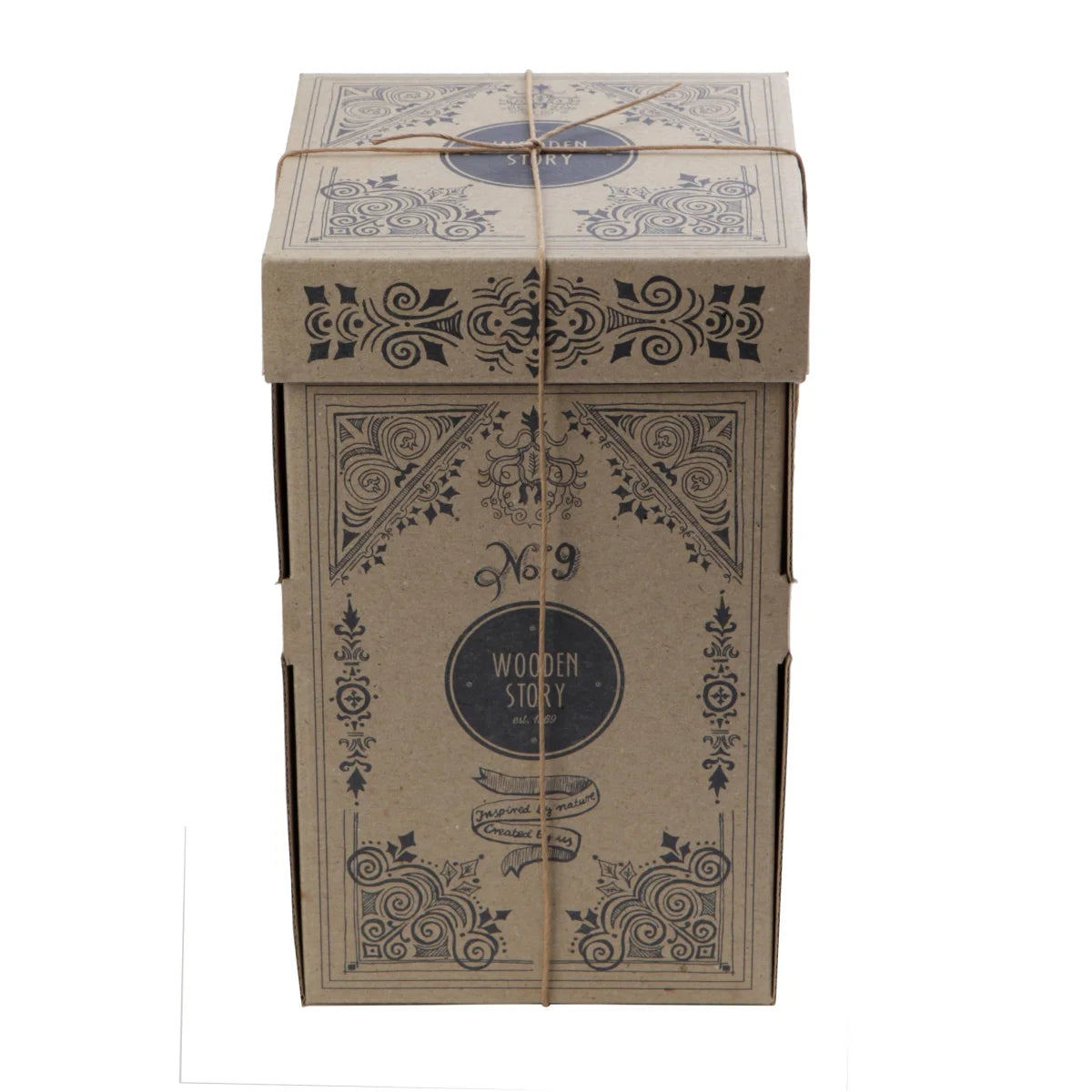 Natürliche square pyramid verpackt in einer rustikalen, beige kartonbox mit holz story branding, ideale geschenke