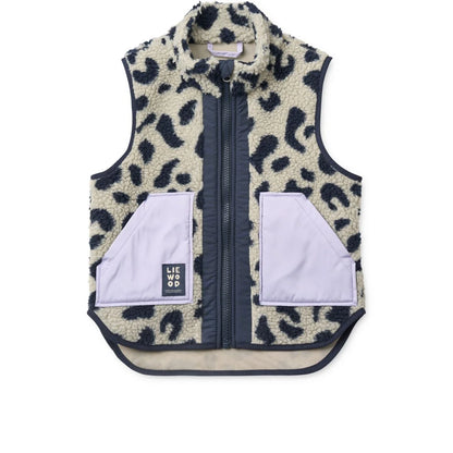 Cremefarbene Fleeceweste Noam Pile Vest Mega Leo Mist Mix mit Leopardenmuster, marineblauen Akzenten und lavendelfarbenen
