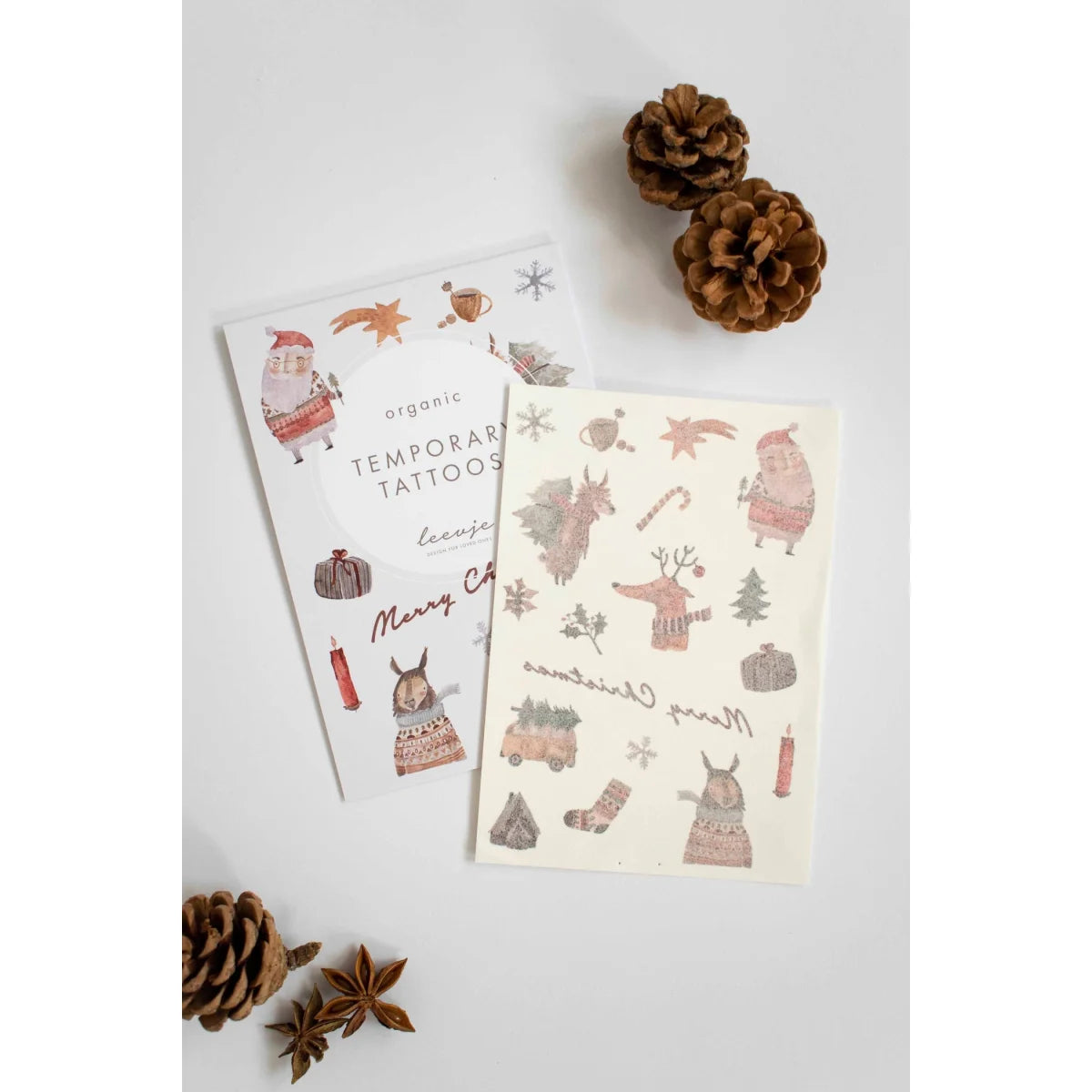 Weihnachtliche temporäre Tattoos mit Santa, Rentier und festlichen Designs von Organic Tattoos Christmas