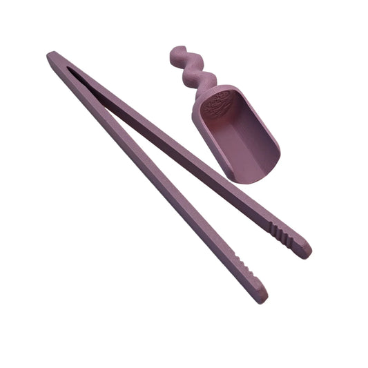 Pastel lila pinzette mit gedrehtem griff in nachhaltige babykleidung schweiz und ökologische baby- kinderprodukte geeignet