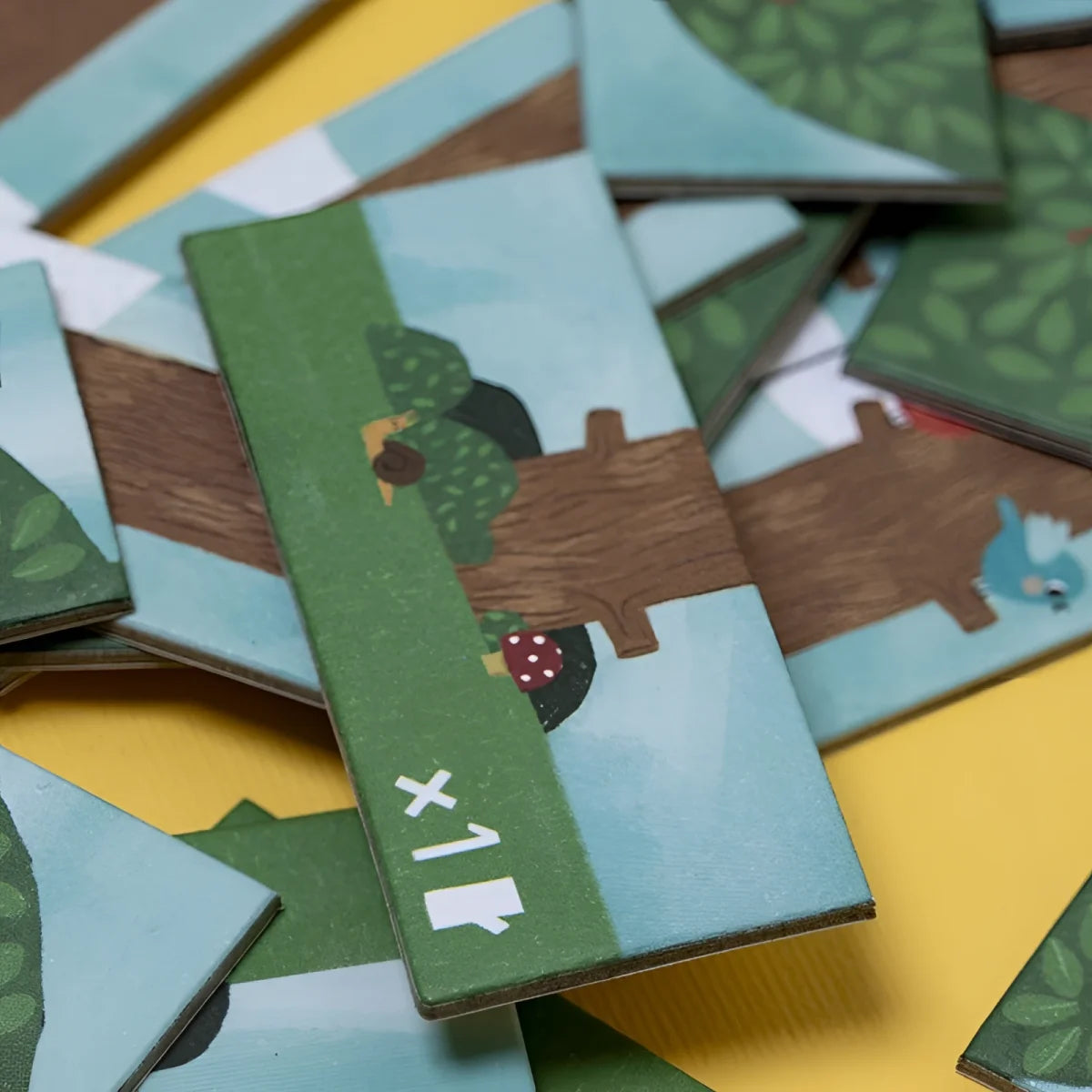 Rechteckiges Holz-Puzzleteil PIU PIU Tiny Game mit Bäumen und Himmel