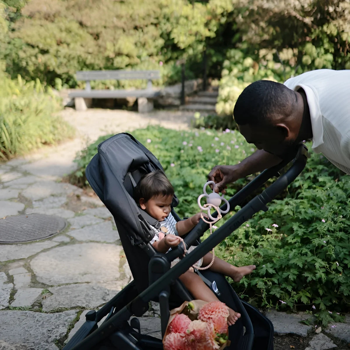 Baby-Kinderwagen mit Blumen für Rassel Daisy Produktoptik