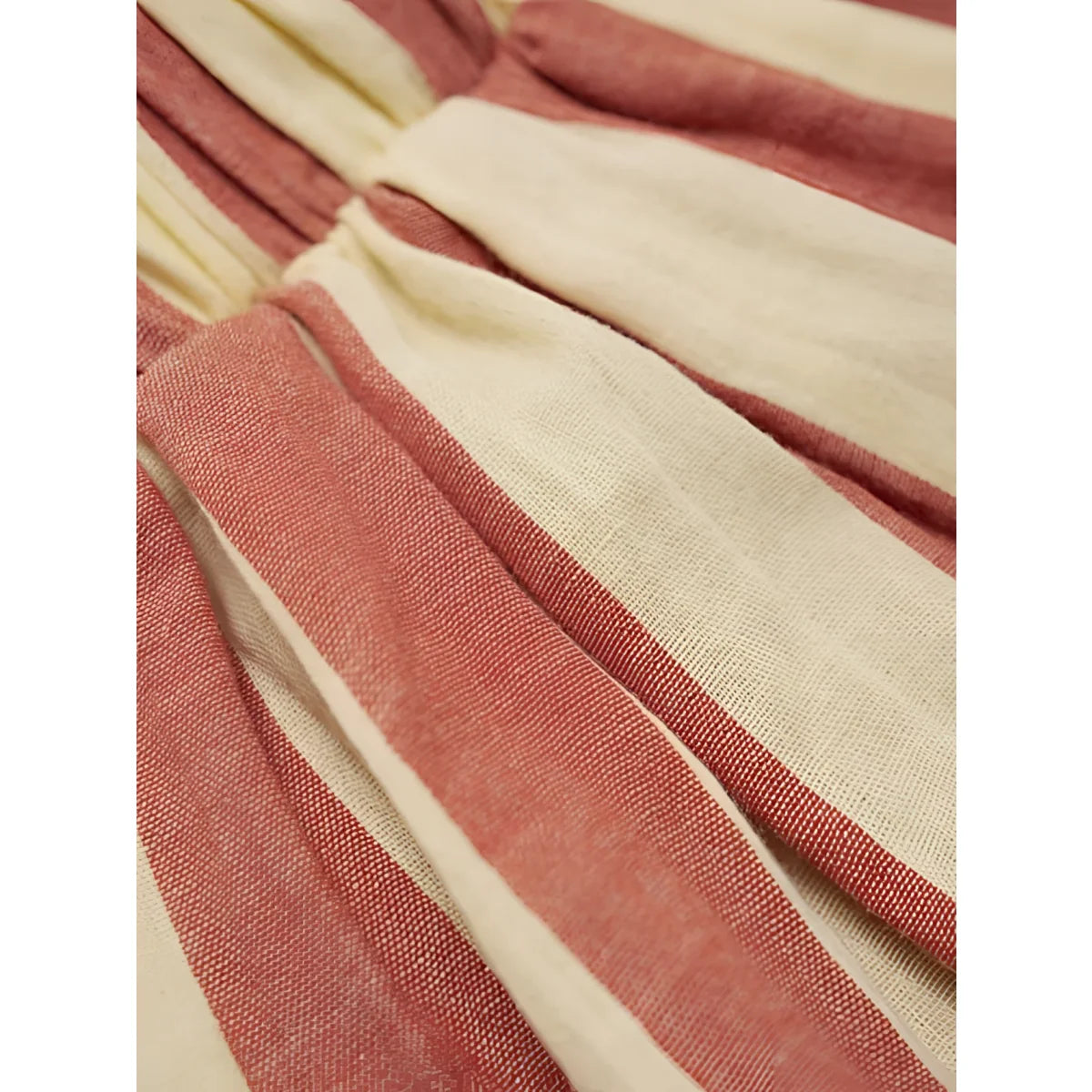 Resort Pants Tomato Stripes: weicher Stoff mit Rosé-Creme-Streifen