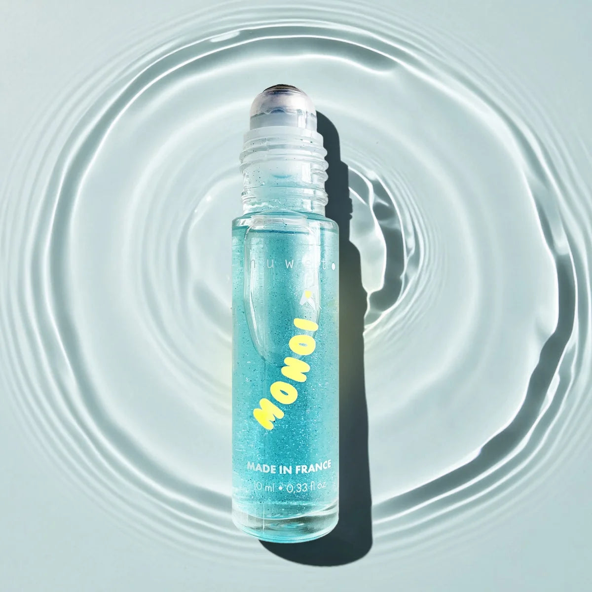 Inuwet Roll-on Parfum Monoï in der Anwendung