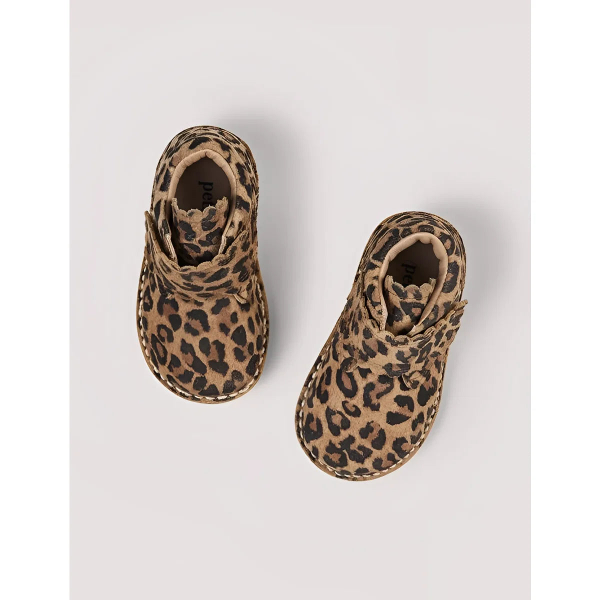 Süße Leopard-Babybooties aus pflanzlich gegerbtem Wildleder, Scallop Velcro Boot Petit Nord