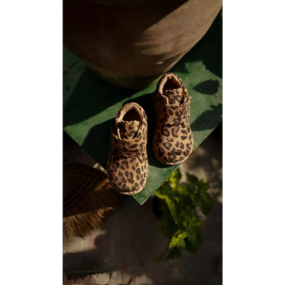Braune Leopard-Wildlederstiefel Scallop Velcro Boot mit Pflanzlich gegerbtem Wildleder