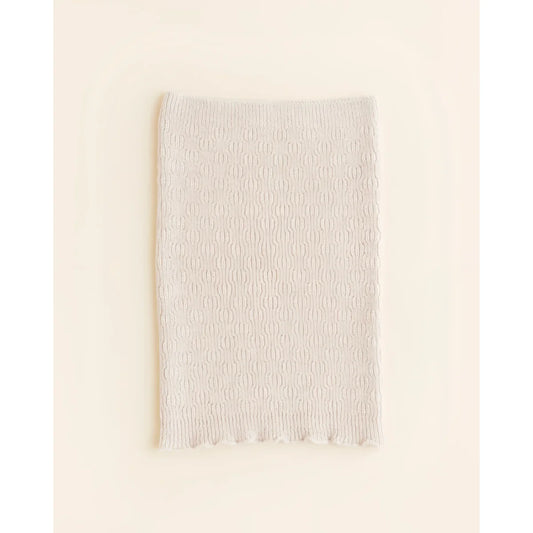 Pale gray Schal Gigi in Cream with textured pattern and scalloped edge