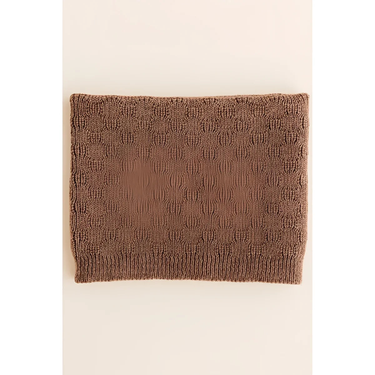 Brauner gestrickter Halswärmer mit strukturiertem Muster im Schal Gigi | Mocha