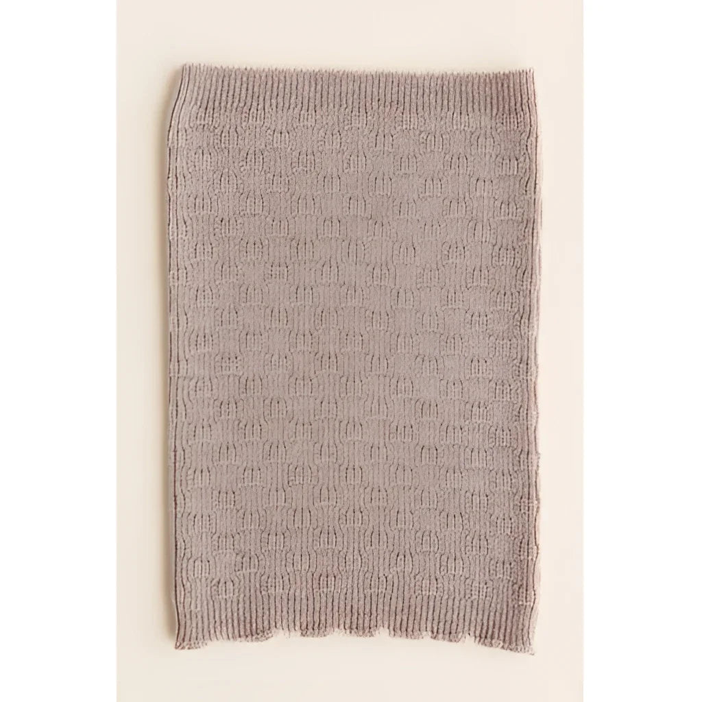 Pale pink gestrickter Schal Gigi in der Farbe Sand mit Texturdesign