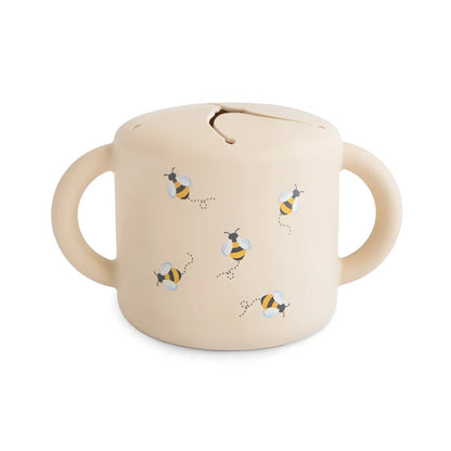 Cremefarbener Keramik-Snackbecher Bee mit spielerischen gelben und schwarzen Bienenillustrationen