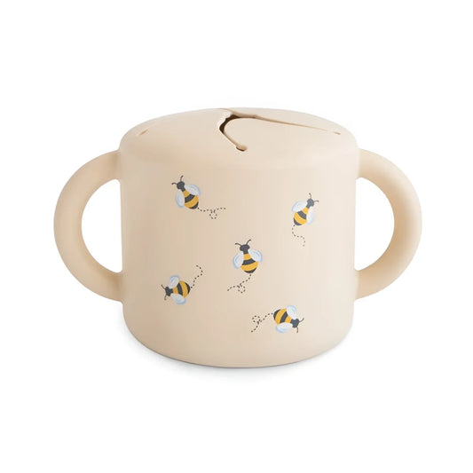 Cremefarbener Keramik-Snackbecher Bee mit spielerischen gelben und schwarzen Bienenillustrationen