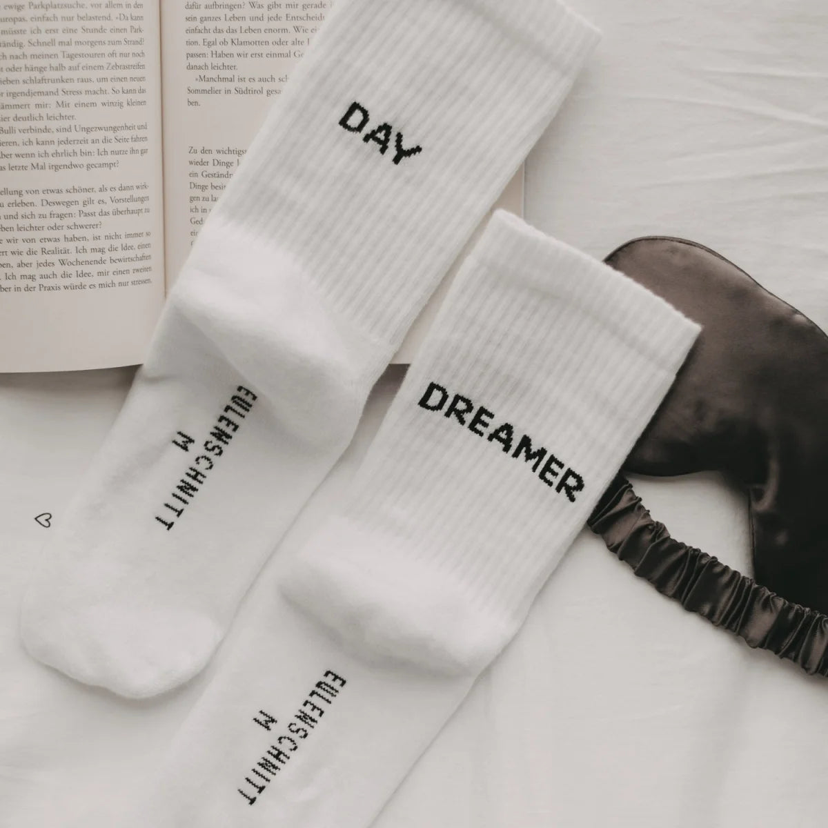 Eulenschnitt Socken DAY DREAMER in Weiss