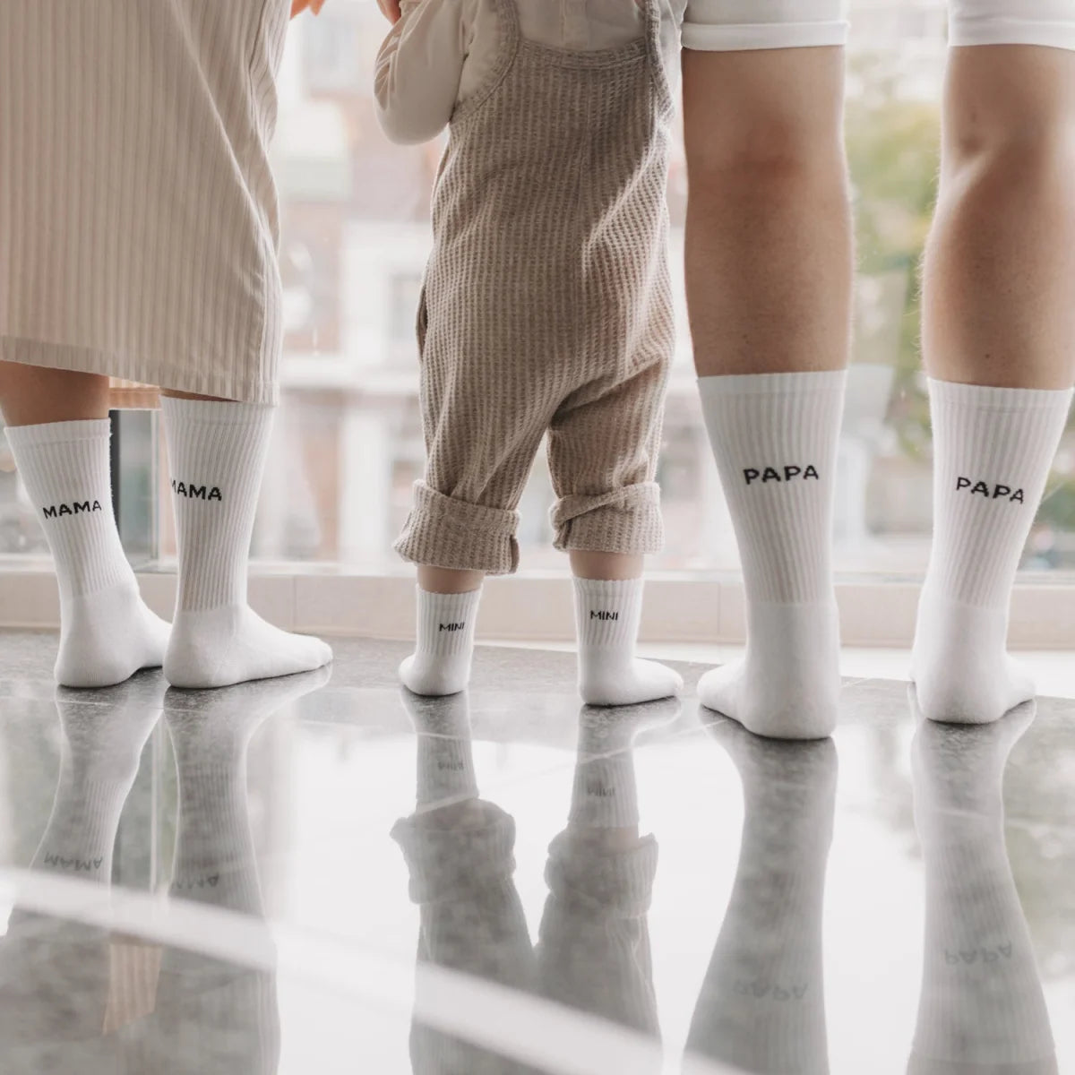 Weiße Socken Papa mit Mama, Papa, Mini-Stickerei