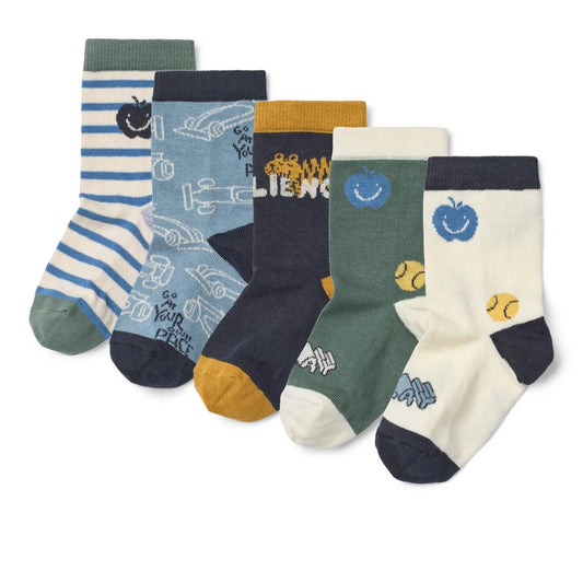 Socks 5-Pack Silas Play Mix: fünf Kinderstrümpfe in bunten Designs mit Streifen, Autos, Äpfeln und Tennisbällen