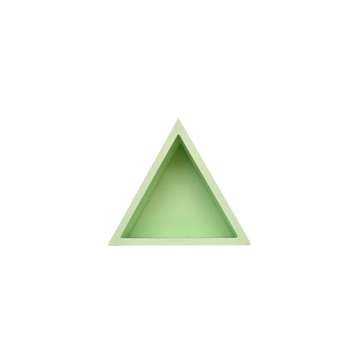 Ein minimalistisches dreieckiges wandregal in softem minzgrün aus glattem mattiertem material spielschälchen mandigo diverse