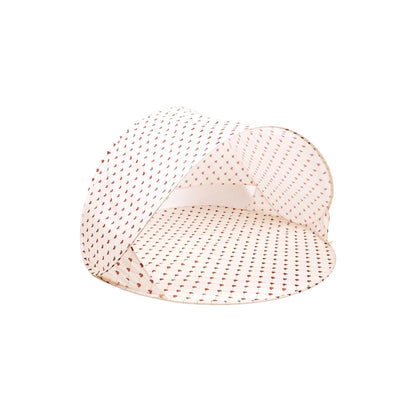 Pop-up Baby Strandzelt UV 50+ mit Herzmuster von Lovely Roots in aktueller Ansicht