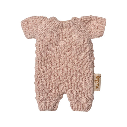 Rosa Strickanzug Mikro: weicher, rosafarbener Baby-Strickanzug