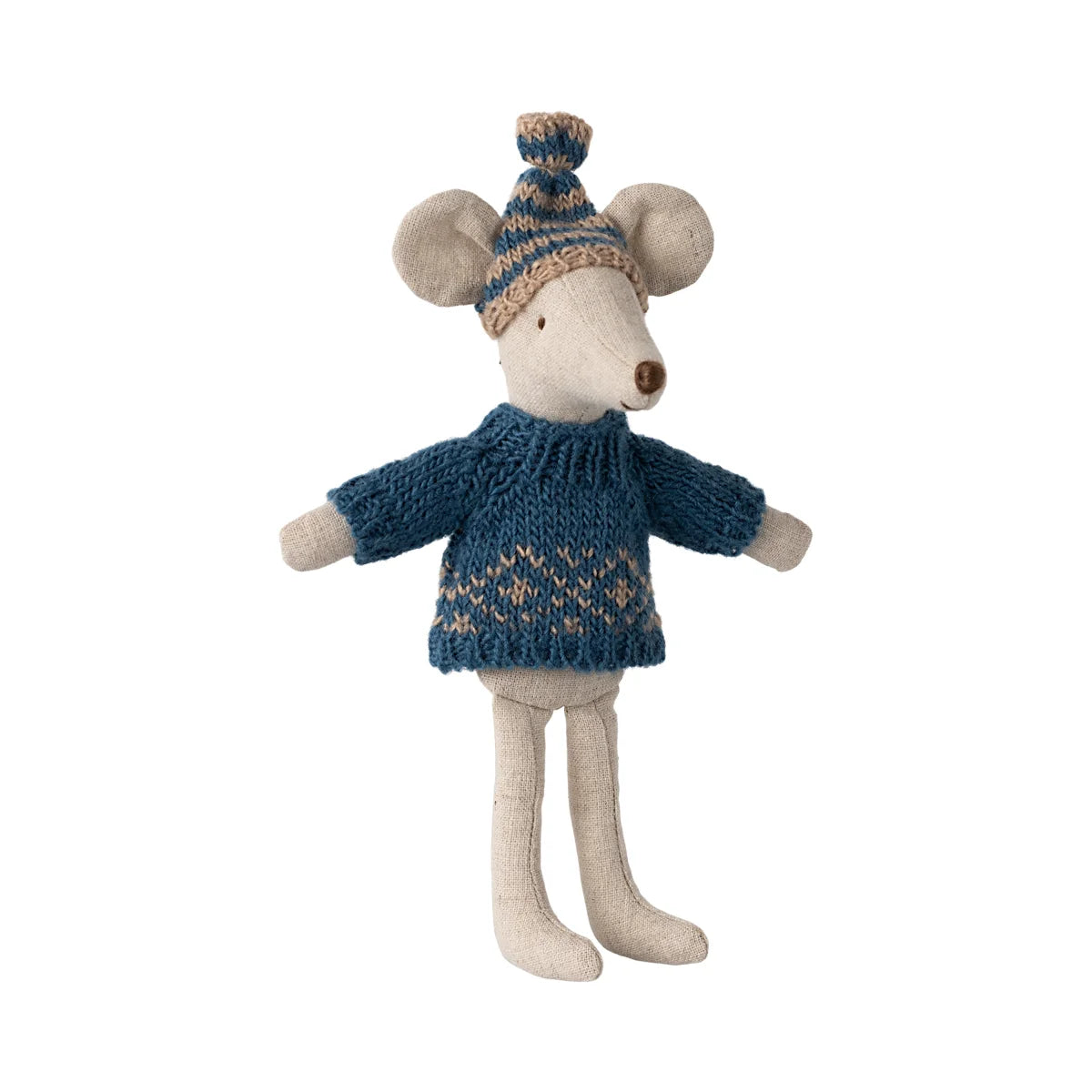 Stoffmaus trägt blauen Pullover und Mütze aus dem Produkt Papa Maus