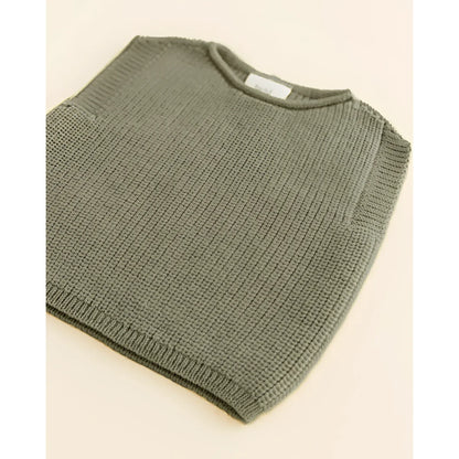 Kuschelige Strickweste Harvey in muted grünem Farbton, ideal für jeden Anlass
