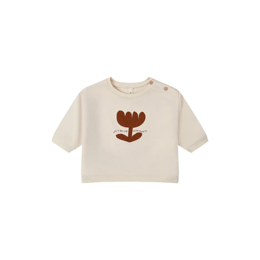 Cremefarbenes Sweatshirt mit braunem Blumenmotiv im Vordergrund für Plant Slogan