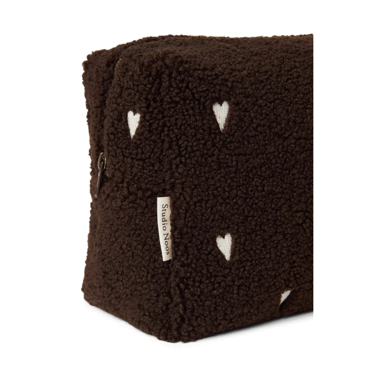Detail des schokobraunen Teddyfleece mit Herzen