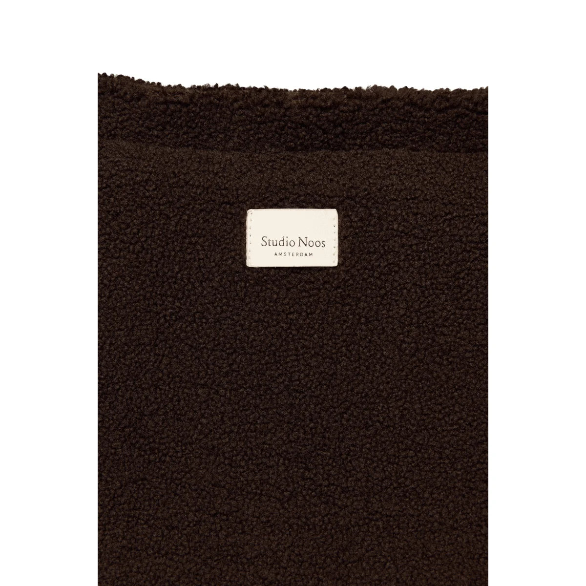 Detailansicht des Teddyfleece der Wickeltasche in Chocolate