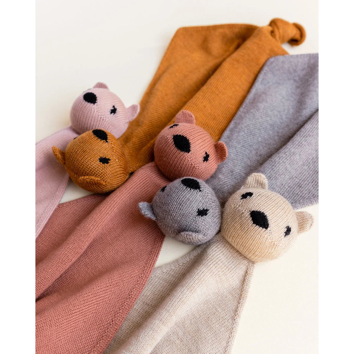 Stricktierkopf-Babydecken Teddy Tokki in Rostfarbe für kuschelige Wärme