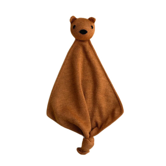 Hvid Teddy Tokki in Rust, gestrickter Schmusekumpel