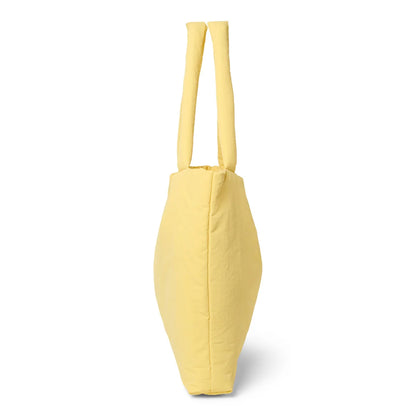 Weiches buttergelbes gesteppte mom bag mit gepolsterten griffen aus puffy material