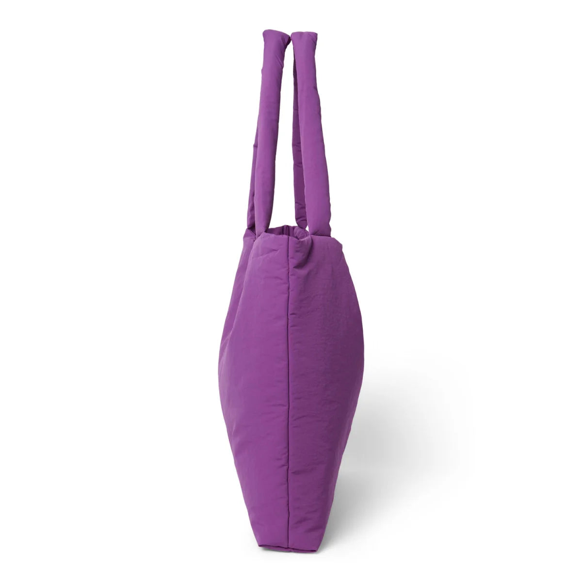 Lila gestepptes puffer mom bag tote mit gepolsterten griffen aus texturiertem material