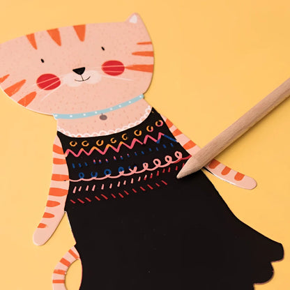 Niedliche Cartoonkatze mit gemustertem Pullover, handgezeichnet für Tickle me