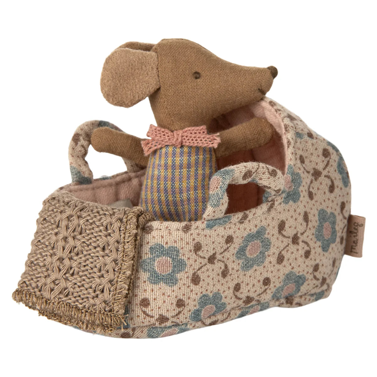 Braune Stoffmaus mit rosa Schleife in gestricktem Blumenmuster-Babymobil Tragetasche Babymaus Rose