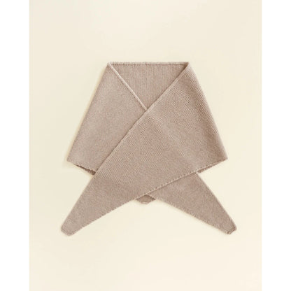 Leichter brauner gestrickter Schal mit geripptem Innenraum, Triangle Schal Josephina Sand