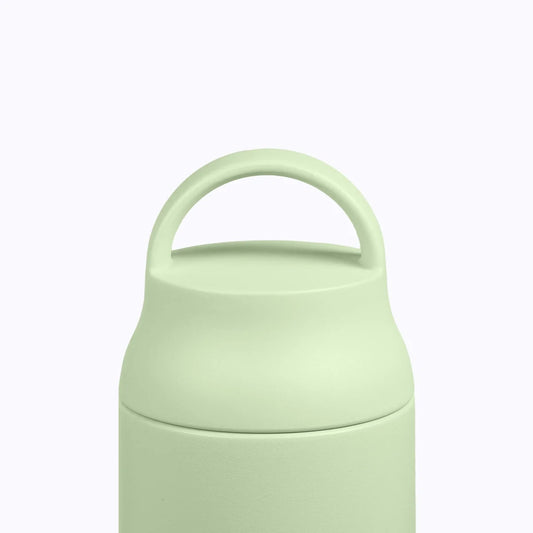 Matt mattgrüner isolierter Trinkflaschen-Tumbler mit Schraubdeckel in Matcha