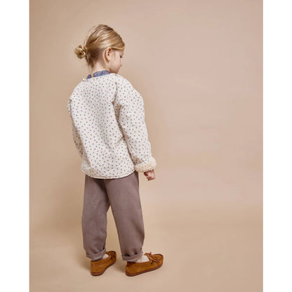 Kinder Casualoutfit mit Taupe Twill Girly Pants für Mädchen