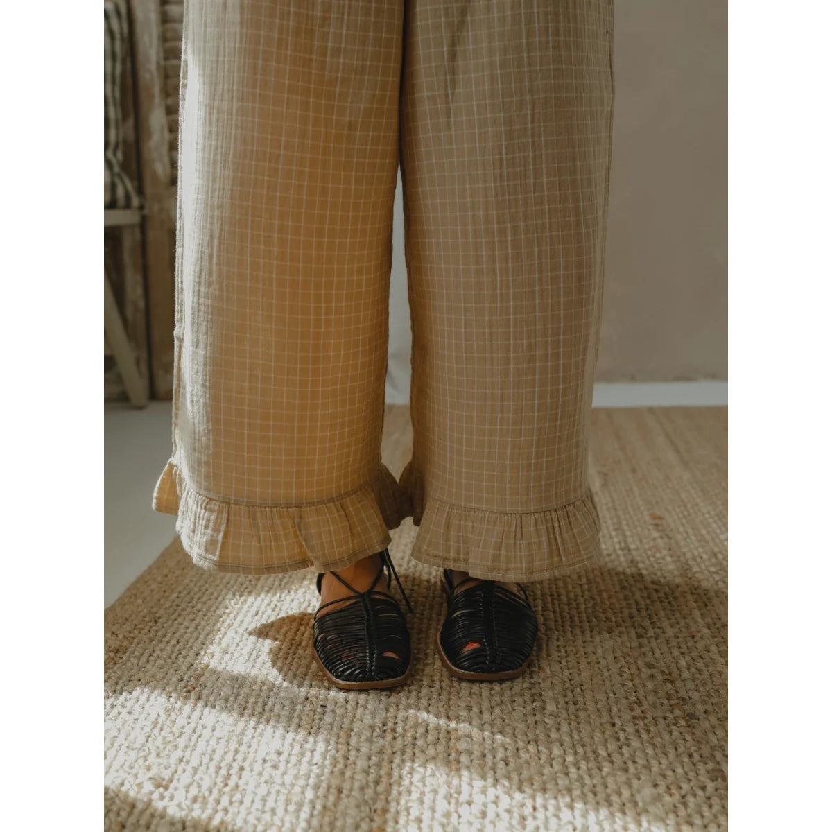 Beige Karomuster-Hosen mit Rüschensäumen für Damen, Grid Check Frill Pants