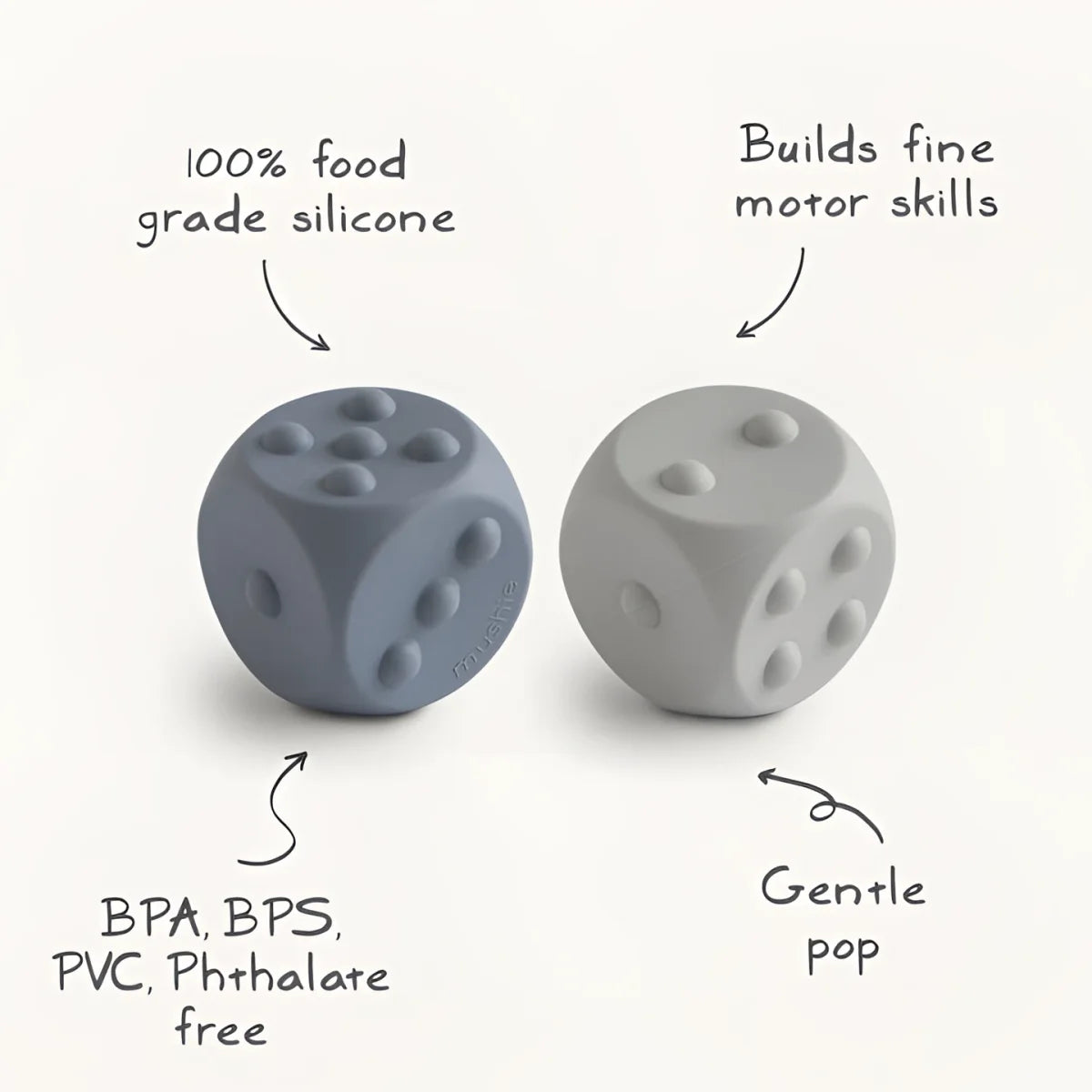 Zwei Silikonwürfel im Würfel Plop-it Spielzeug Cambridge Blue und Shifting Sand
