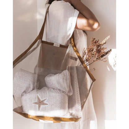 XL Beach Bag Meshies in Ivory with white towels and starfish design inside